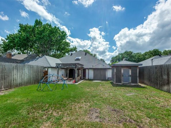 10220  Shadow Way , Dallas Texas 75243