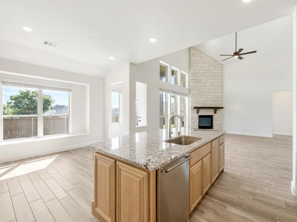 2404  Rockwood Lane , Mansfield Texas 76063