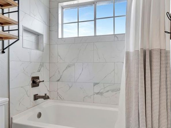 940  Crown Court , Highland Village Texas 75077