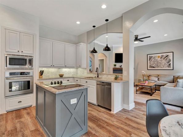940  Crown Court , Highland Village Texas 75077