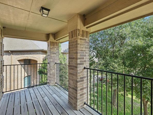 2410  Honey Drive , Arlington Texas 76001
