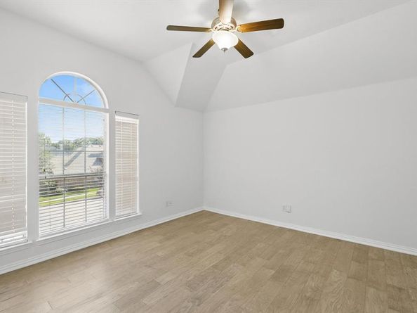 2410  Honey Drive , Arlington Texas 76001
