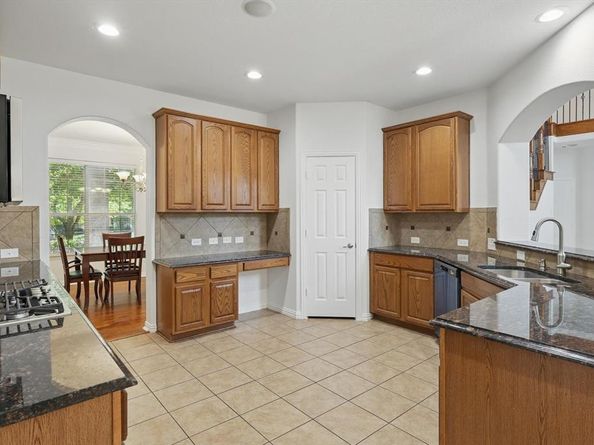 2410  Honey Drive , Arlington Texas 76001