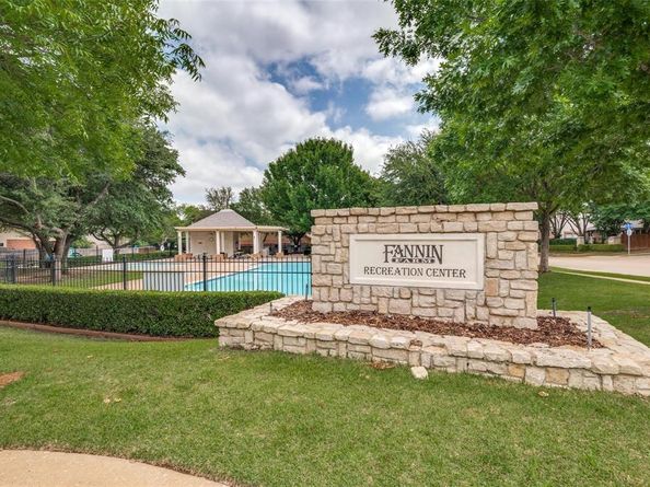 2410  Honey Drive , Arlington Texas 76001