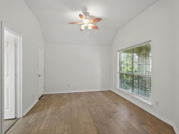 2410  Honey Drive , Arlington Texas 76001