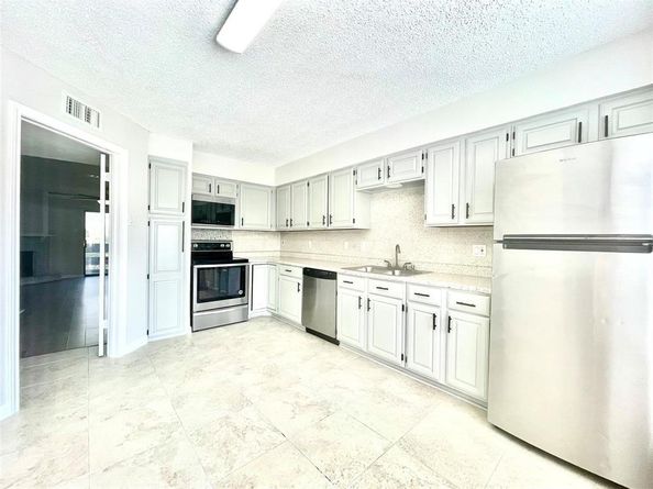 5840  Spring Valley Road  810, Dallas Texas 75254