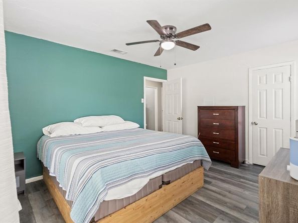 2811  Carlson Drive , Dallas Texas 75235