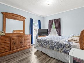 2811  Carlson Drive , Dallas Texas 75235