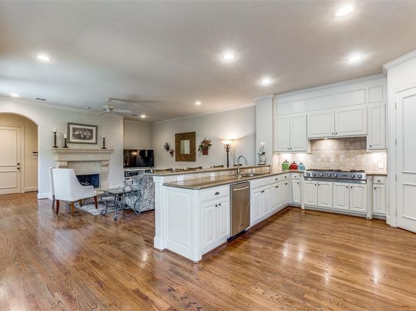 6521  Del Norte Lane , Dallas Texas 75225
