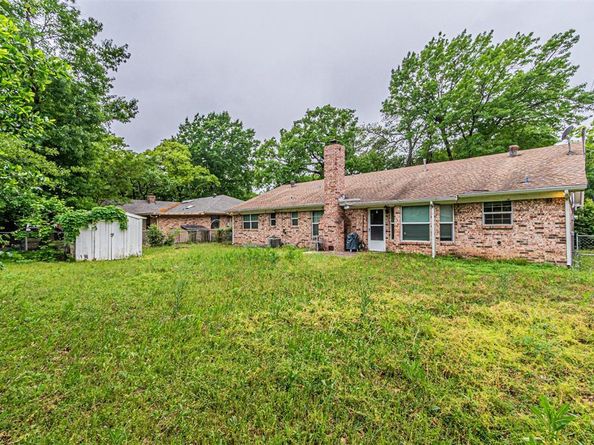 2525  Warren Lane , Fort Worth Texas 76112