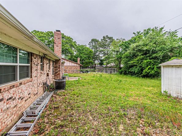 2525  Warren Lane , Fort Worth Texas 76112