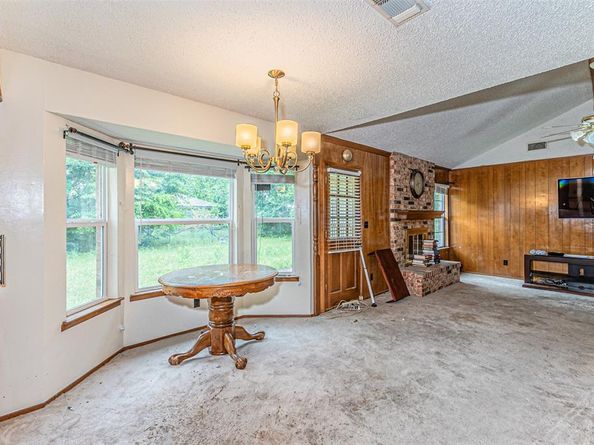 2525  Warren Lane , Fort Worth Texas 76112
