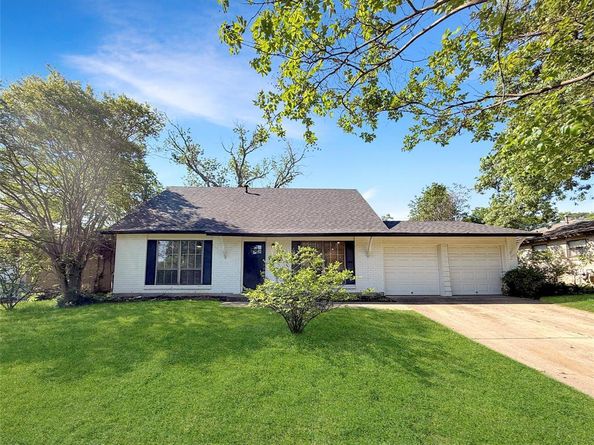 507  Brownstone Street , Euless Texas 76039