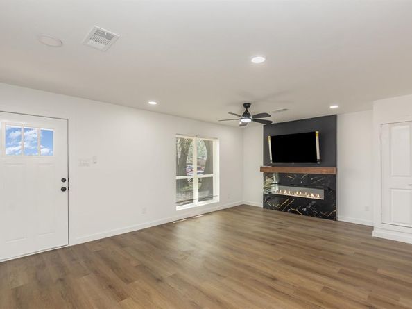 3227  Mayhew Drive , Dallas Texas 75228