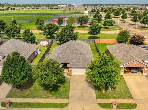 1104  Junegrass Lane , Crowley Texas 76036