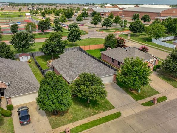 1104  Junegrass Lane , Crowley Texas 76036