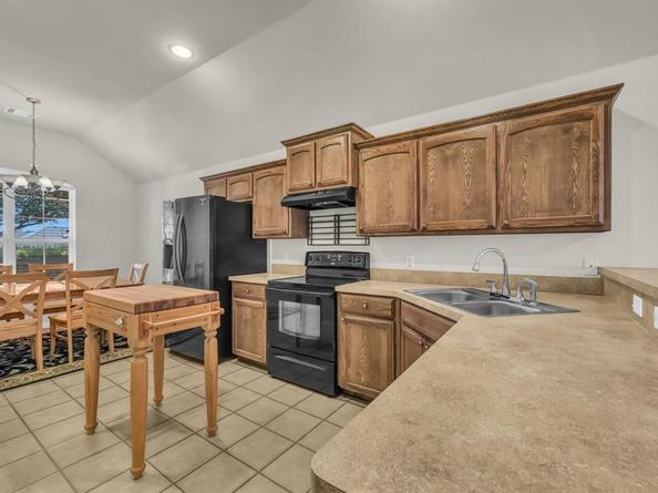 1104  Junegrass Lane , Crowley Texas 76036