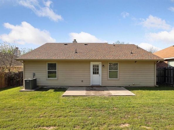 1446  Sax Leigh Drive , Dallas Texas 75241