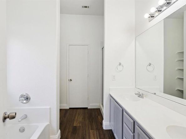 1446  Sax Leigh Drive , Dallas Texas 75241