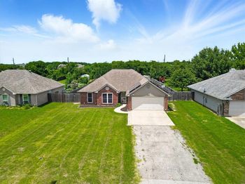638  Lakeshore Boulevard 