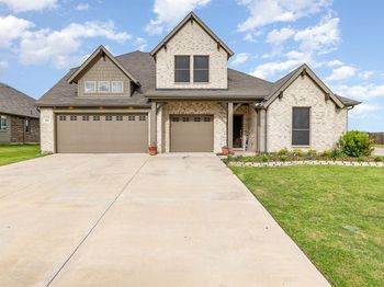 623  Woodridge Drive 