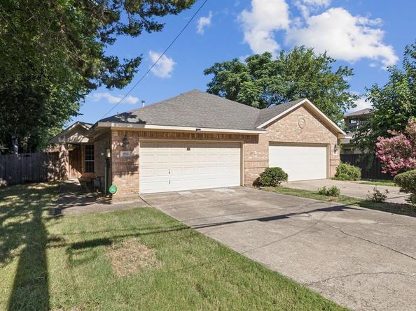 235 S Briery Road , Irving Texas 75060