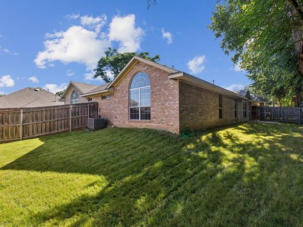 235 S Briery Road , Irving Texas 75060