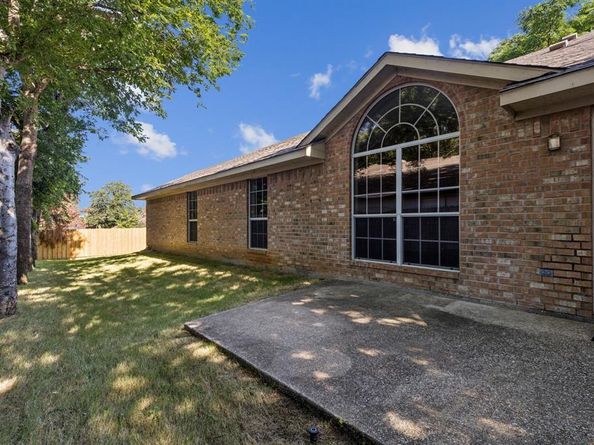 235 S Briery Road , Irving Texas 75060