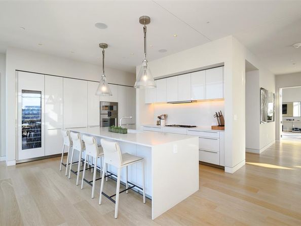 1747  Leonard Street  1901, Dallas Texas 75201