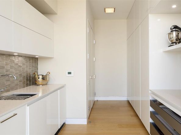 1747  Leonard Street  1901, Dallas Texas 75201