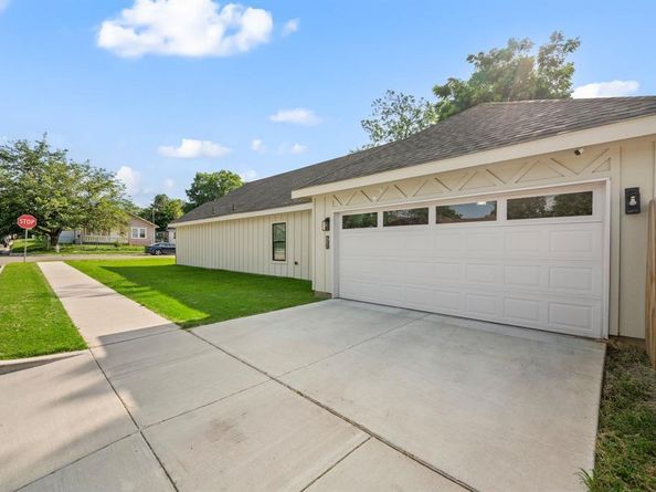 739  Flint Street , Fort Worth Texas 76115