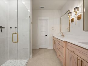 739  Flint Street , Fort Worth Texas 76115