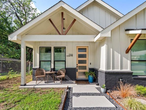 739  Flint Street , Fort Worth Texas 76115