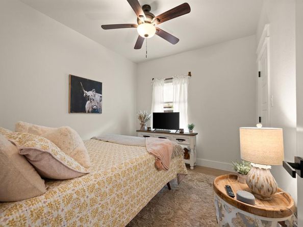 739  Flint Street , Fort Worth Texas 76115