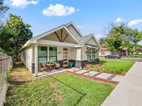 739  Flint Street , Fort Worth Texas 76115