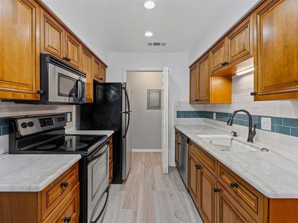 5743  Cedar Creek  , Benbrook Texas 76109