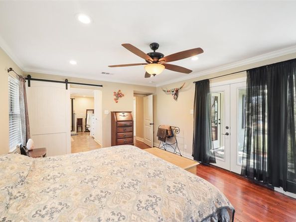 928 N Irving Heights Drive , Irving Texas 75061