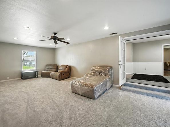 2904  Mark Twain Drive , Farmers Branch Texas 75234