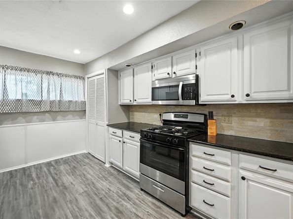 2904  Mark Twain Drive , Farmers Branch Texas 75234