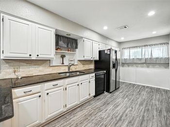 2904  Mark Twain Drive 