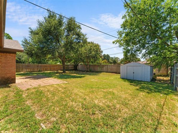 2804  Ashbury Drive , Arlington Texas 76015