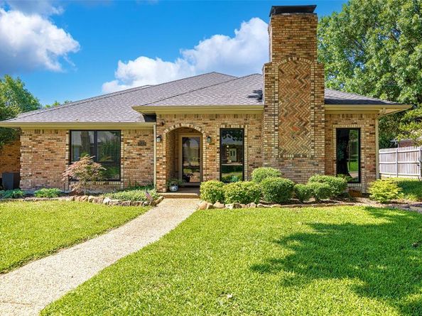 2562  Primrose Drive , Richardson Texas 75082