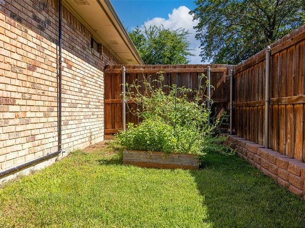 2562  Primrose Drive , Richardson Texas 75082