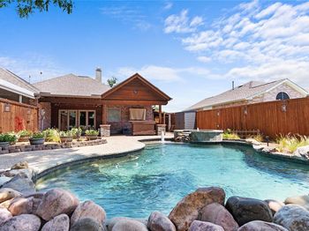 1001  Homestead Trail 