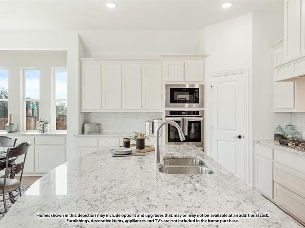 945  Waddle Lane , DeSoto Texas 75115