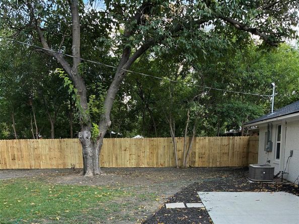 2637  Materhorn  , Dallas Texas 75228
