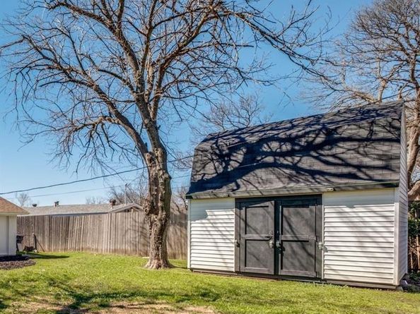2637  Materhorn  , Dallas Texas 75228