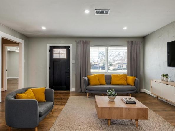 2637  Materhorn  , Dallas Texas 75228