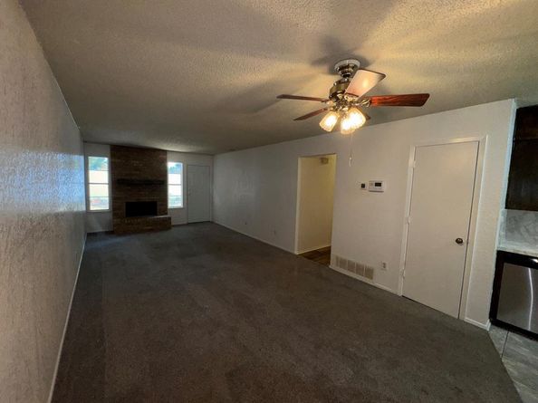 6928  Van Natta Lane , Fort Worth Texas 76112