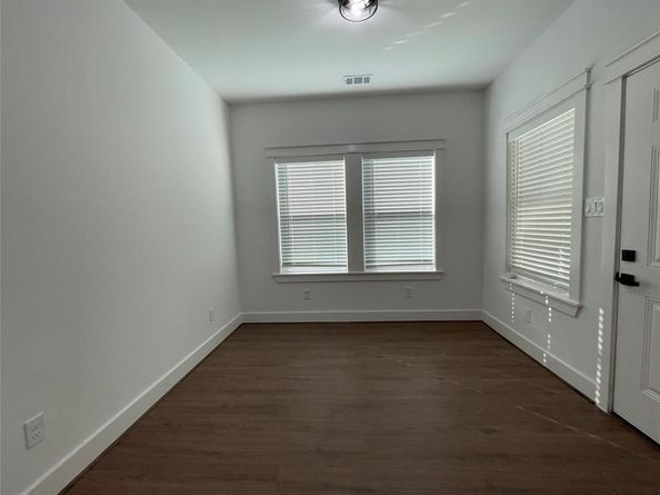 2718  1st Avenue , Dallas Texas 75210